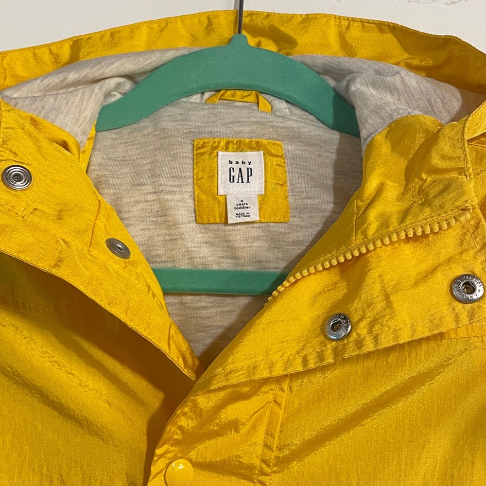 Baby Gap Yellow Hooded Raincoat 4 Year Lined Body and Hood Zip/Snap Front Close